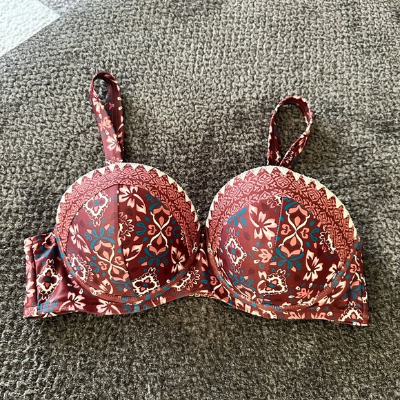 Bikini - Picture 2 of 8